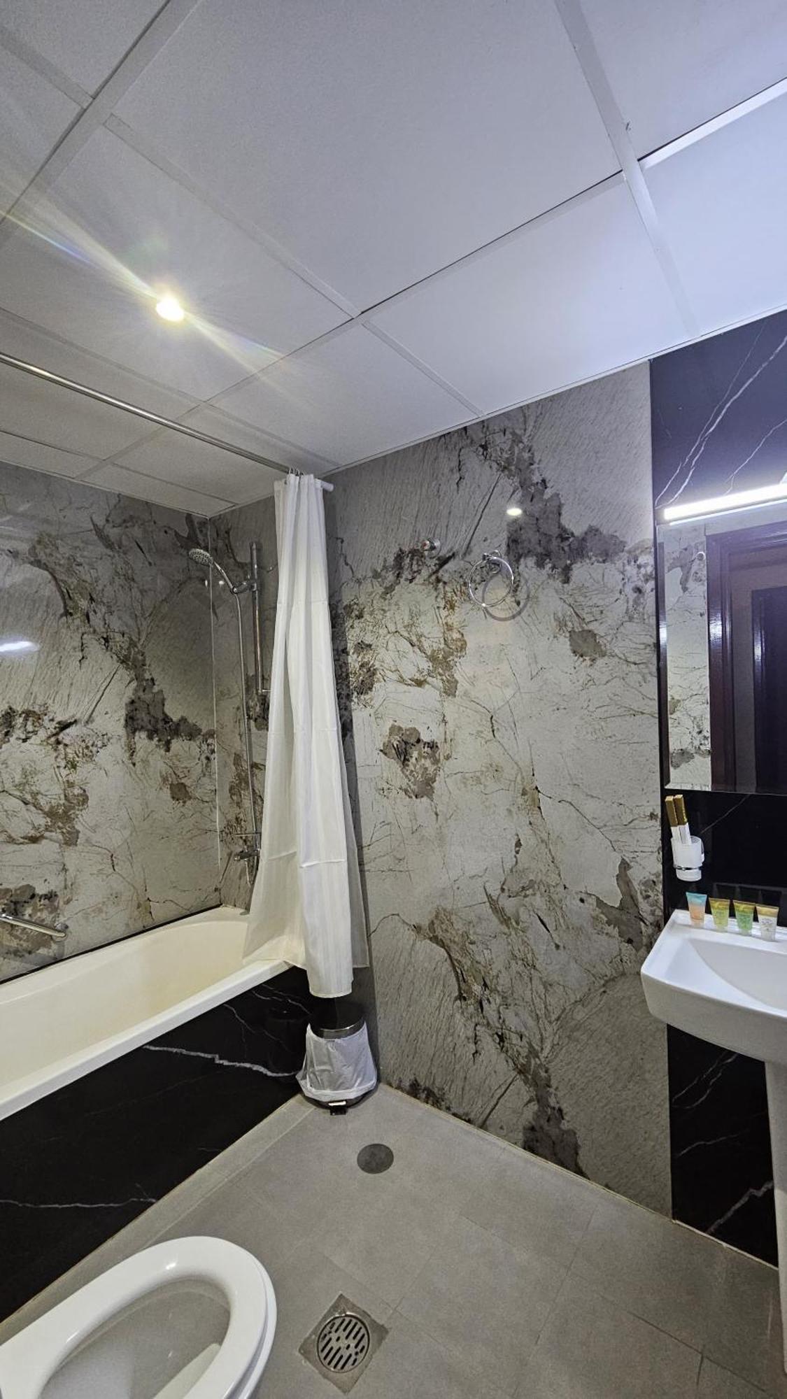 Sea Shore Hotel Apartment Khorfakkan Khor Fakkan Ngoại thất bức ảnh